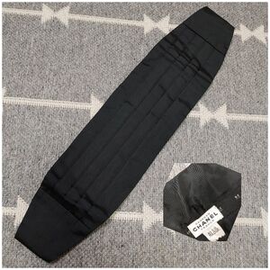 Vintage CHANEL silk cummerbund adjustable sizes 27-48